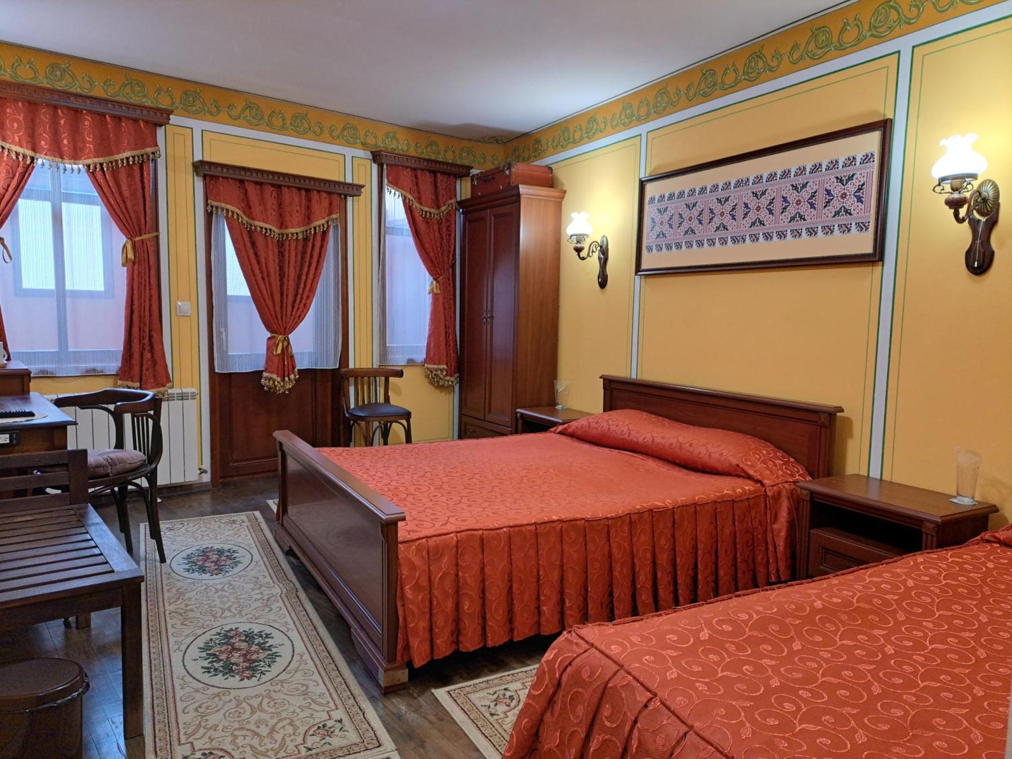 פלובדיב Family Hotel At Renaissance Square מראה חיצוני תמונה
