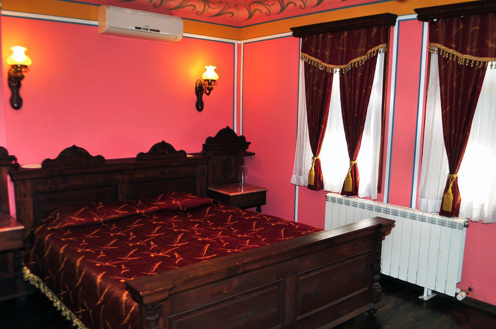 פלובדיב Family Hotel At Renaissance Square מראה חיצוני תמונה
