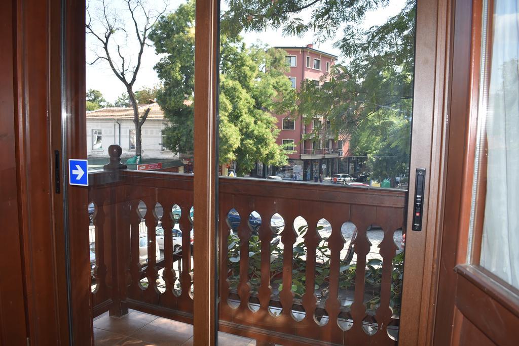 פלובדיב Family Hotel At Renaissance Square מראה חיצוני תמונה