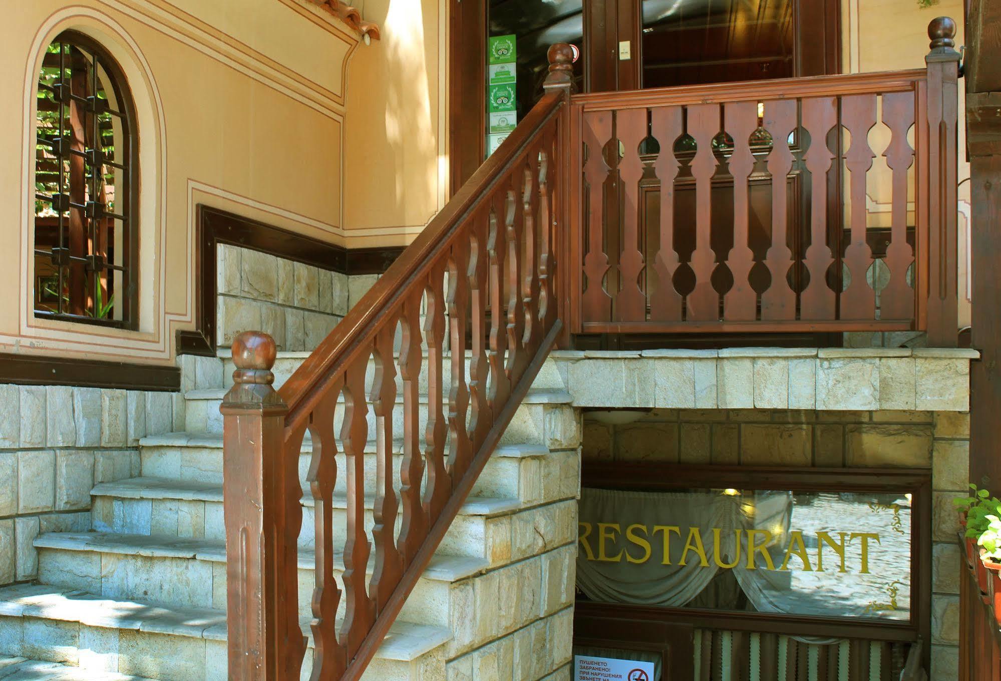 פלובדיב Family Hotel At Renaissance Square מראה חיצוני תמונה