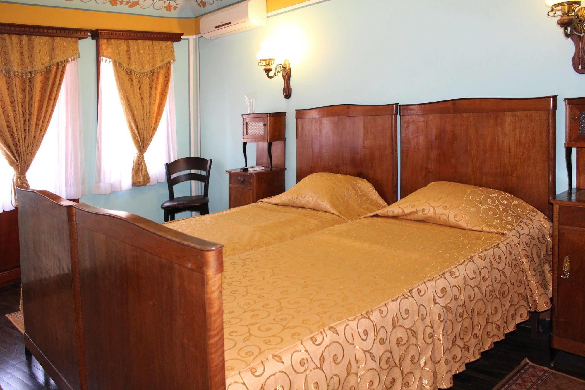 פלובדיב Family Hotel At Renaissance Square מראה חיצוני תמונה